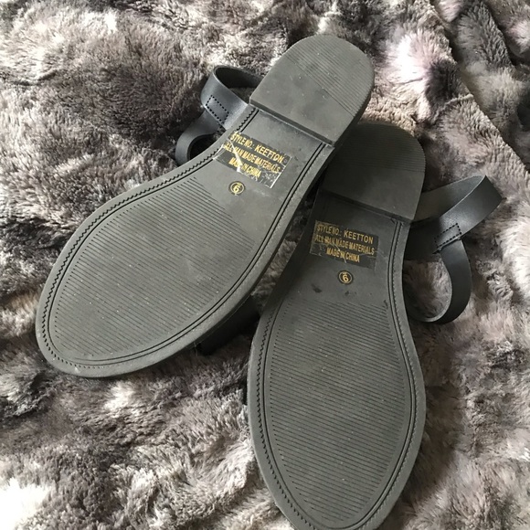 Simple Black Strap Sandals - Picture 2 of 3